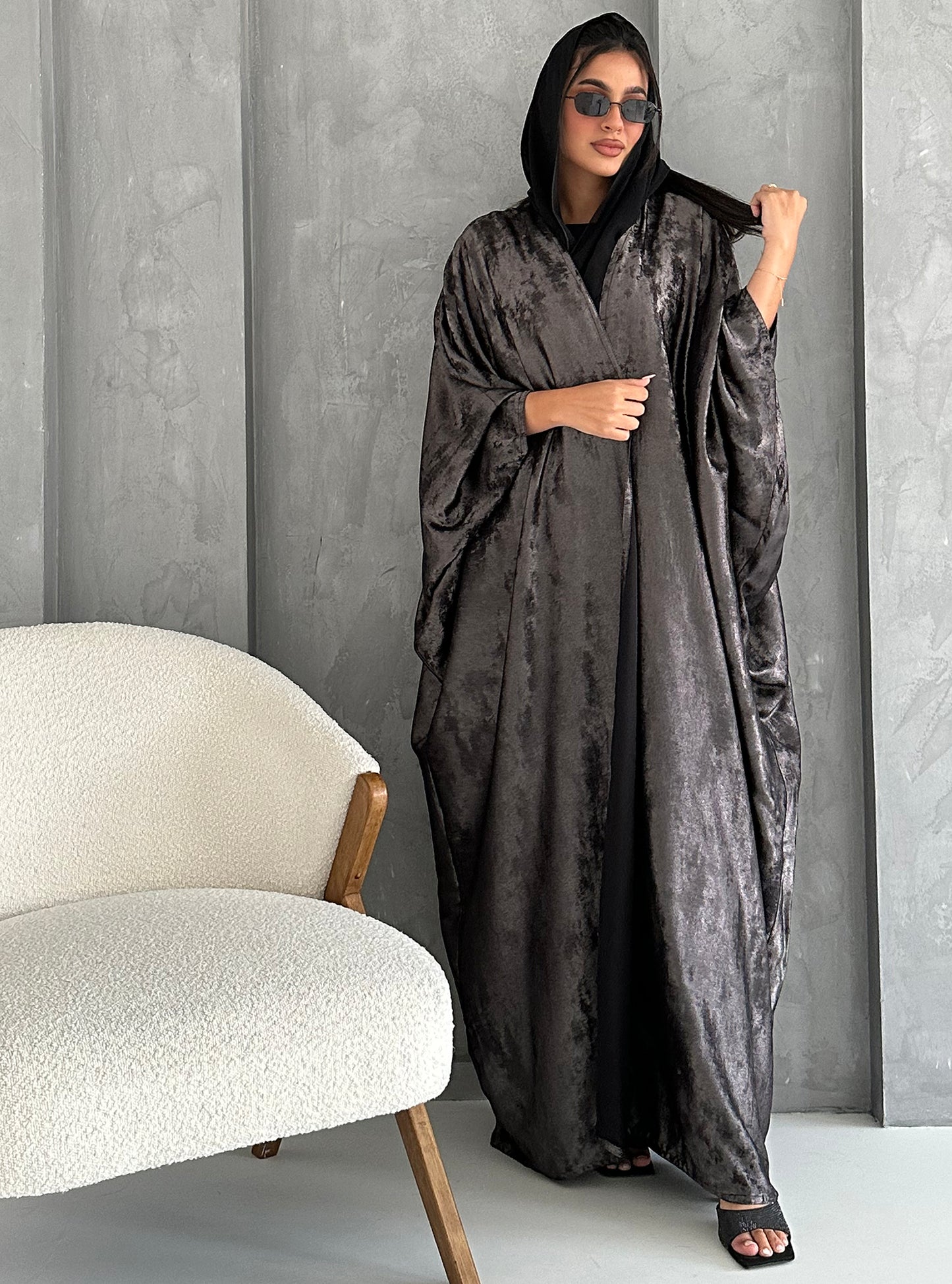 N025 - Shiny silk organza abaya