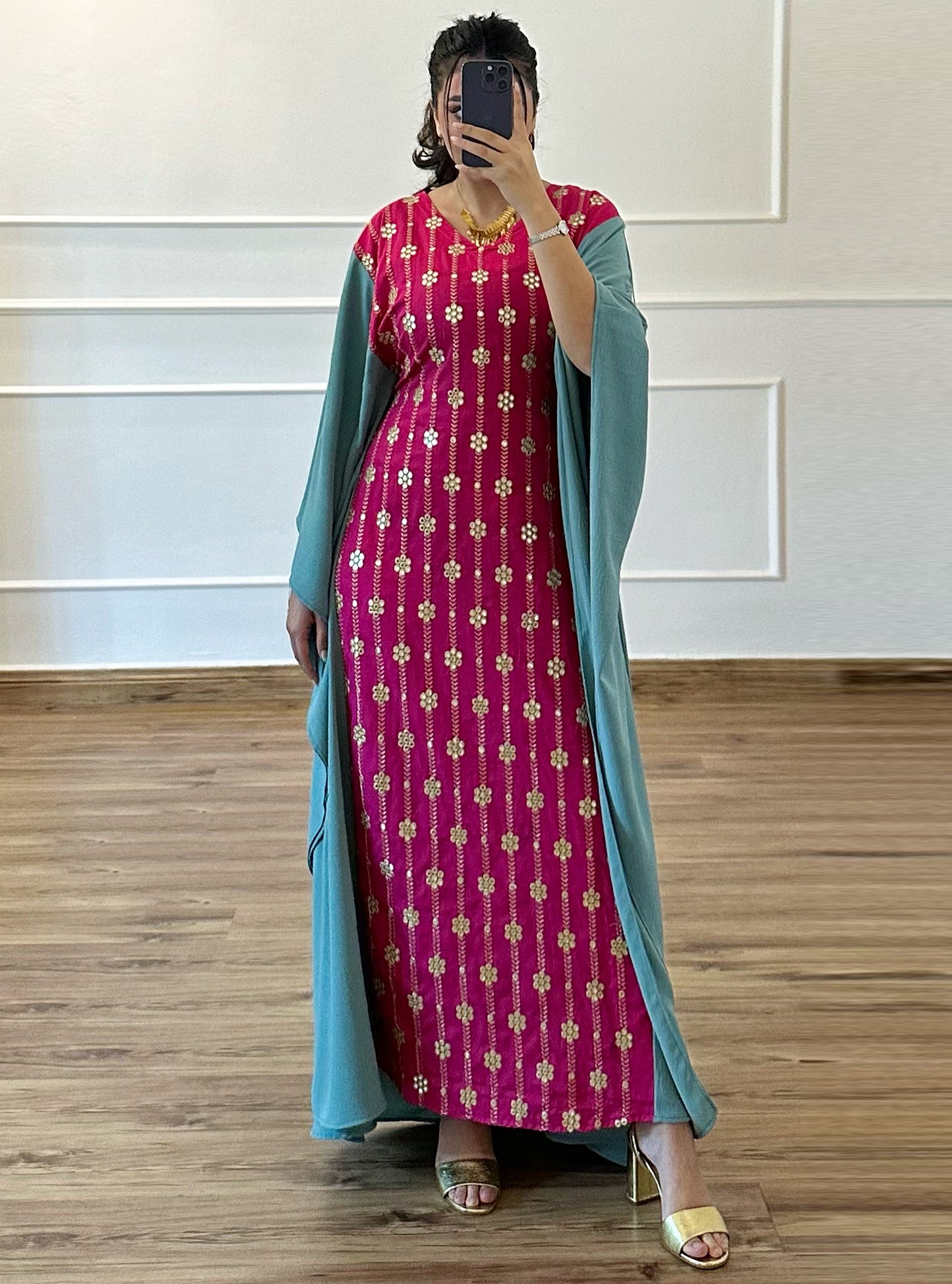 N037 - Tiffany and fuchsia linen kaftan with golden front embroidery