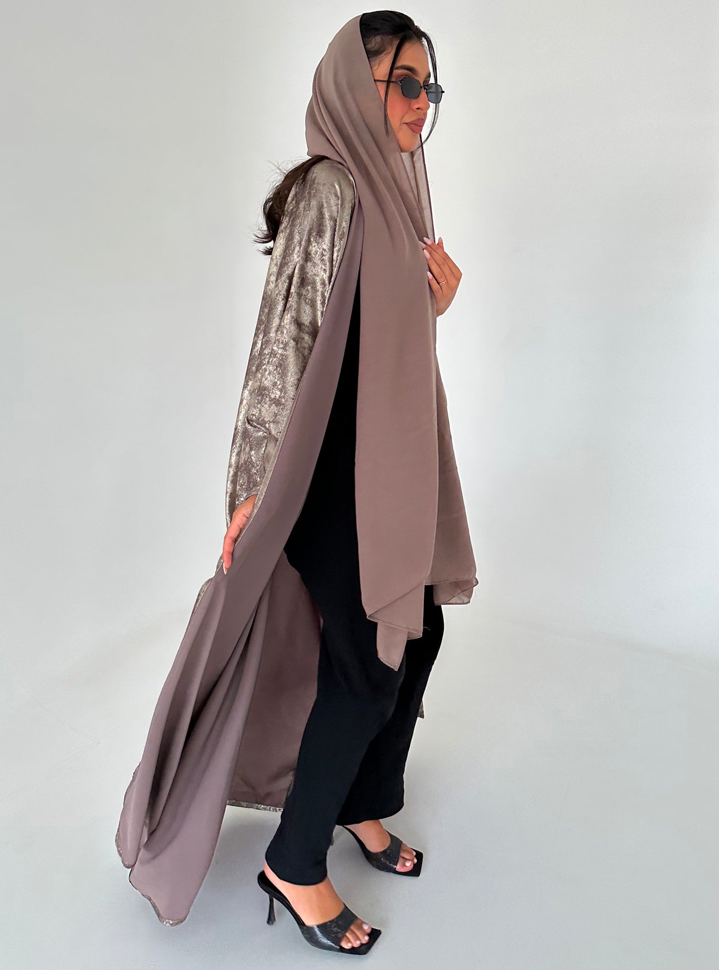 N027 - Shiny silk organza abaya