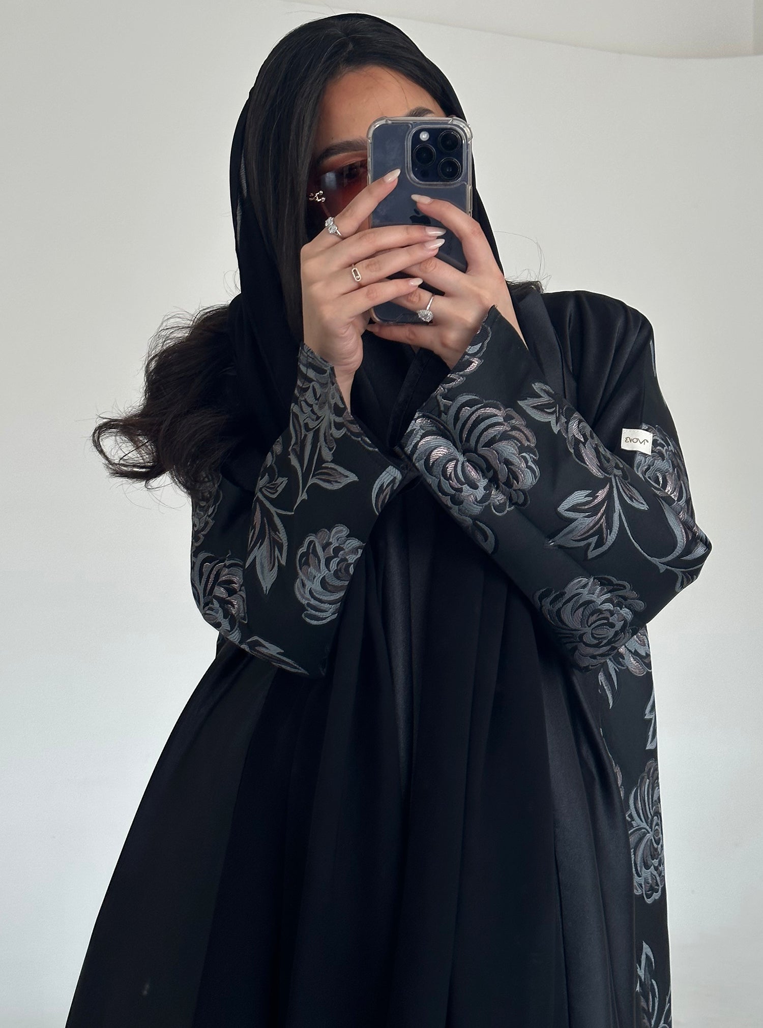 N042 - Floral jacquard black abaya