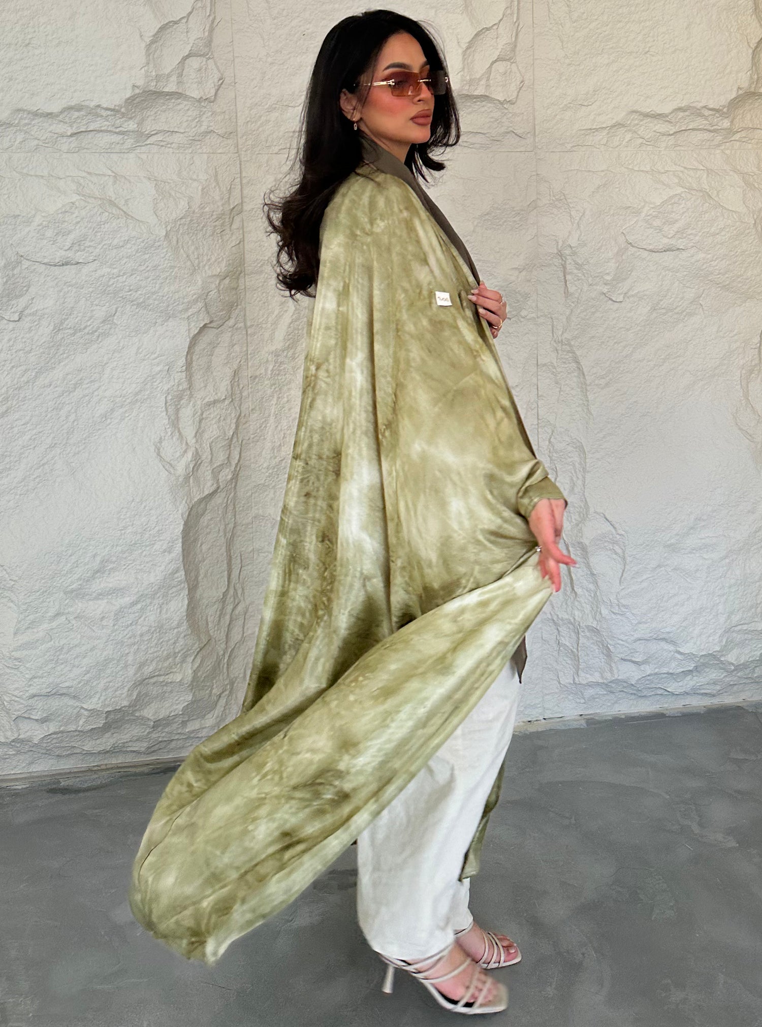 N044 - Green tie die abaya
