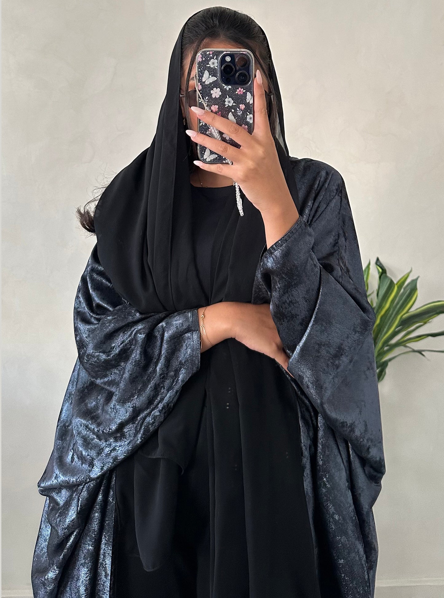 N026 - Shiny silk organza abaya