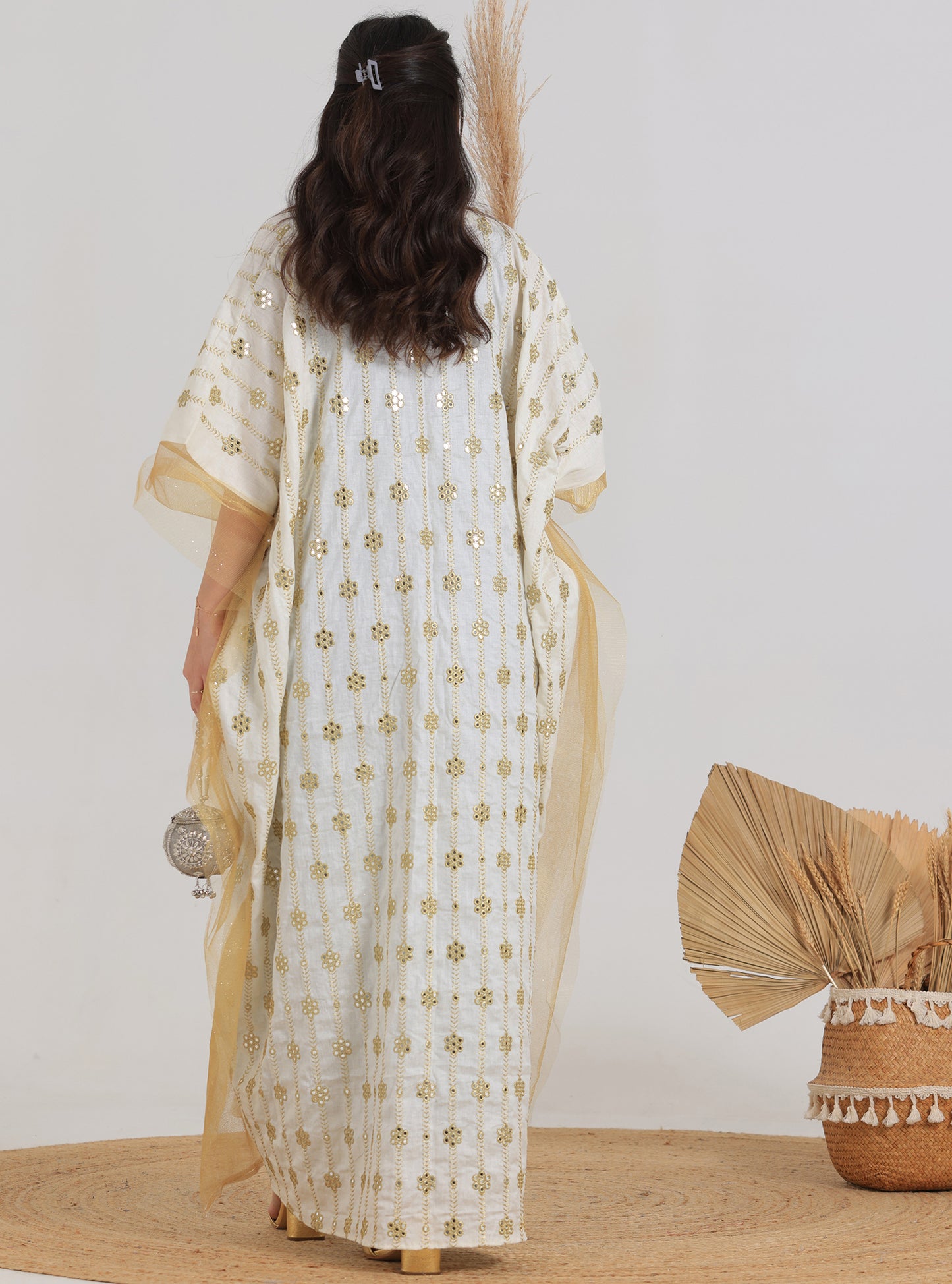 N011 - Off white embroidered jalabiya