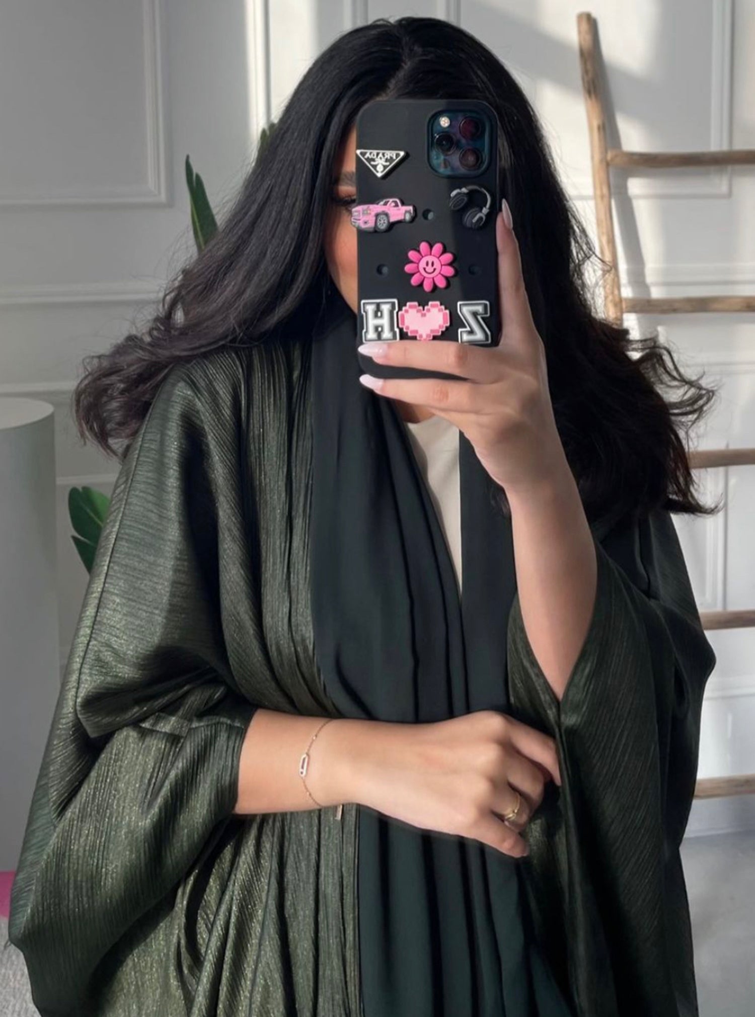 N023 - jungle green shiny abaya
