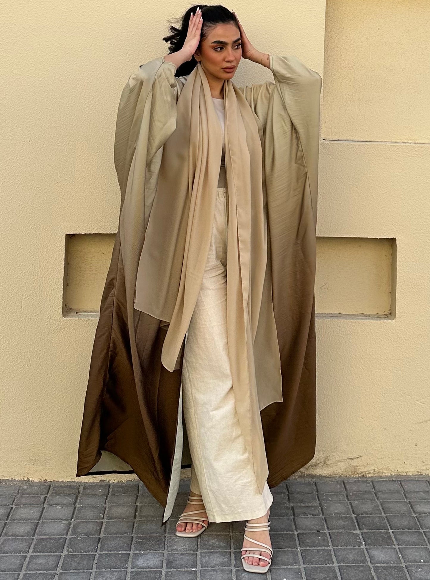 N047 - Ombre bisht abaya