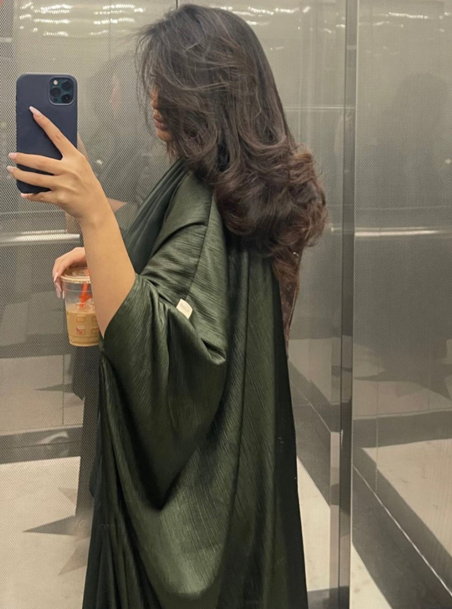 N023 - jungle green shiny abaya