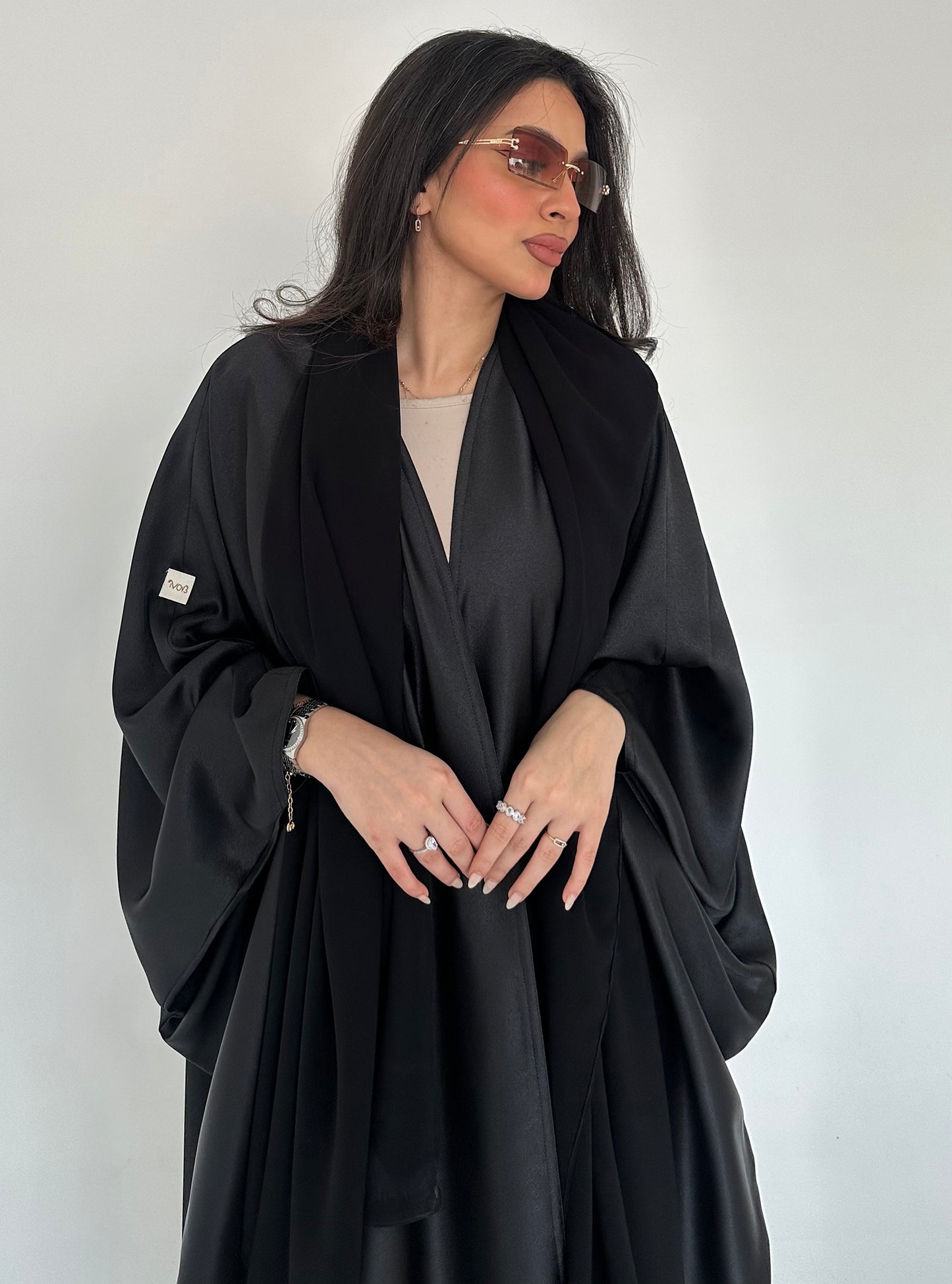 N041 - Shiny bisht abaya