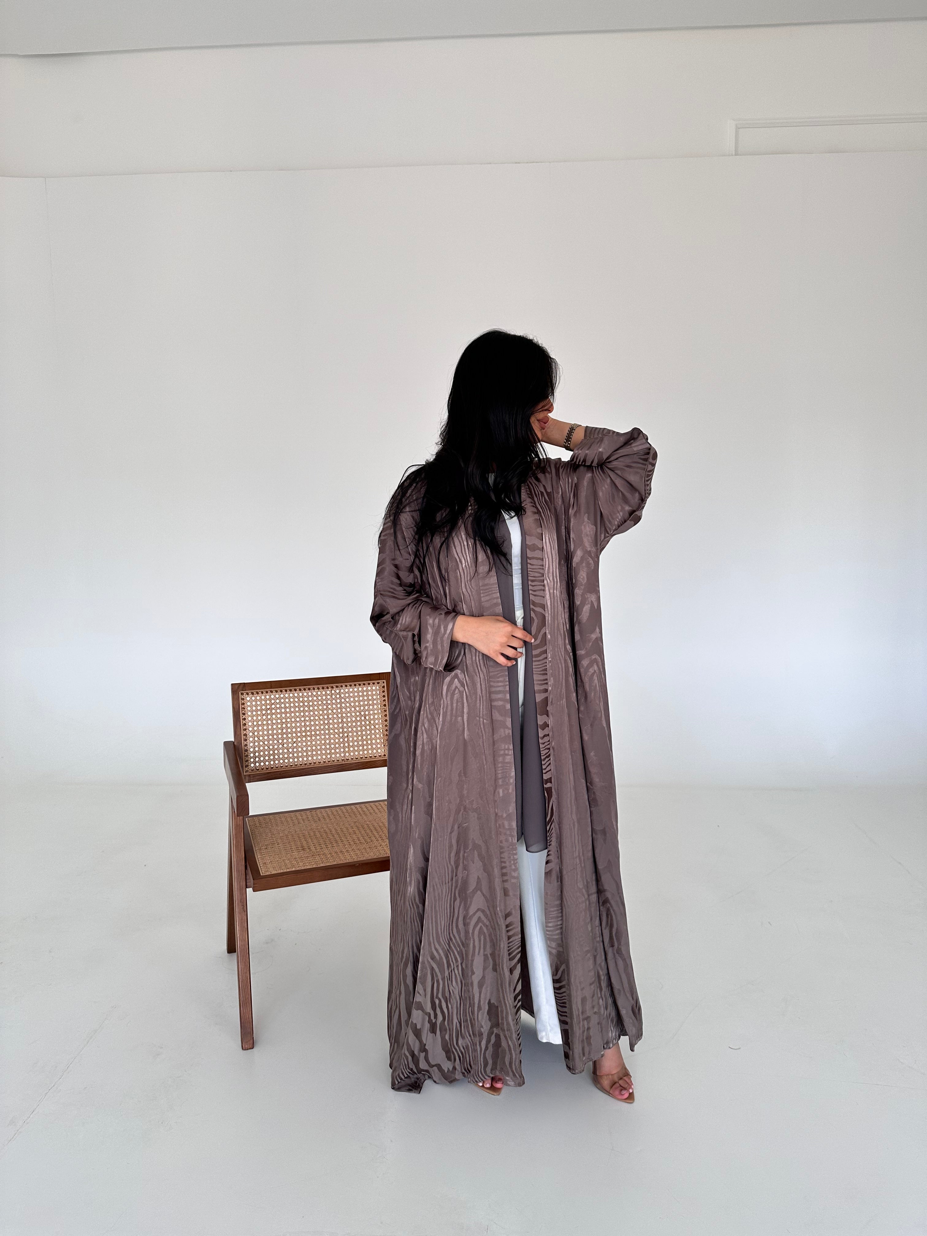 N052 - Brown on grey silk jacquard