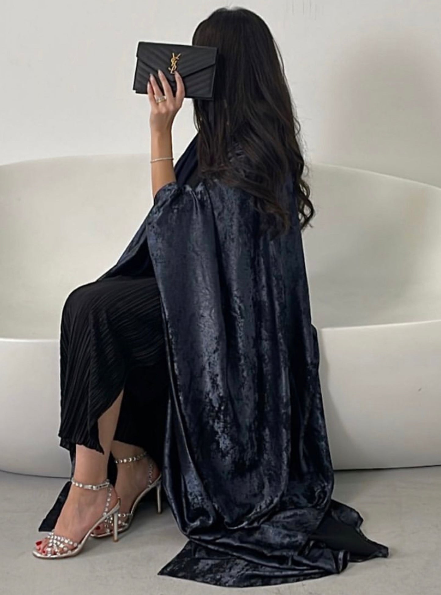 N040 - Shiny silk organza abaya