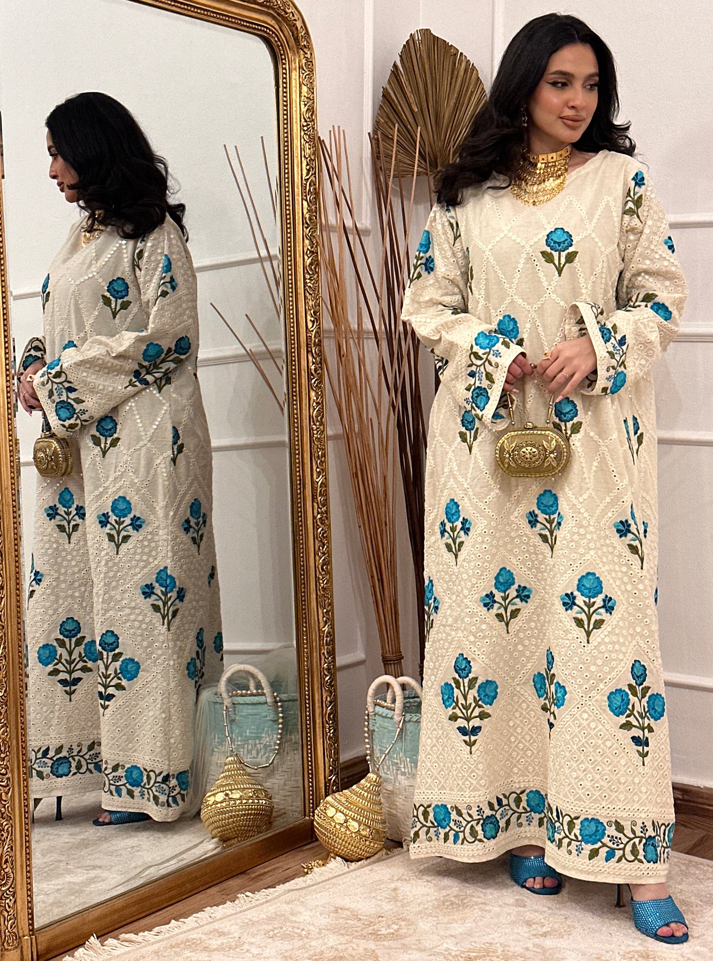 N077 - Embroidery jalabia