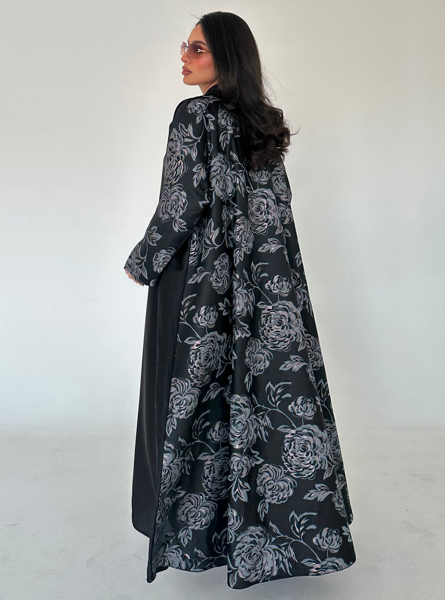 N042 - Floral jacquard black abaya