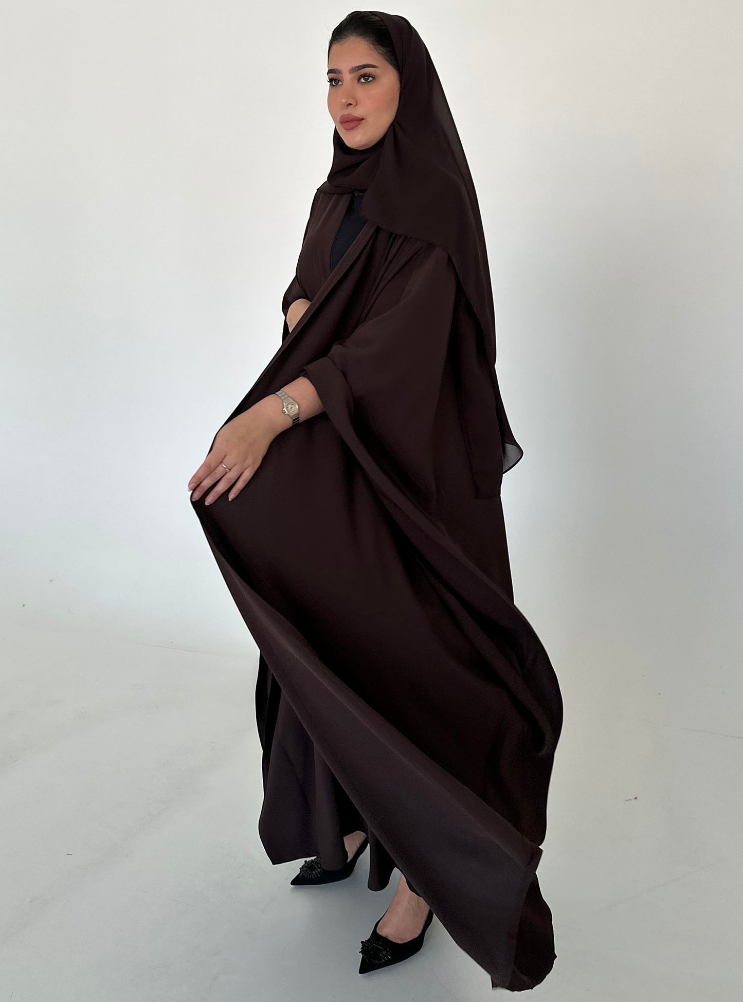 N057 - Brown butterfly abaya