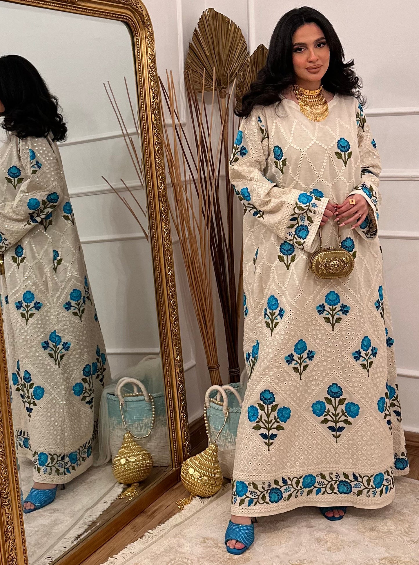 N077 - Embroidery jalabia