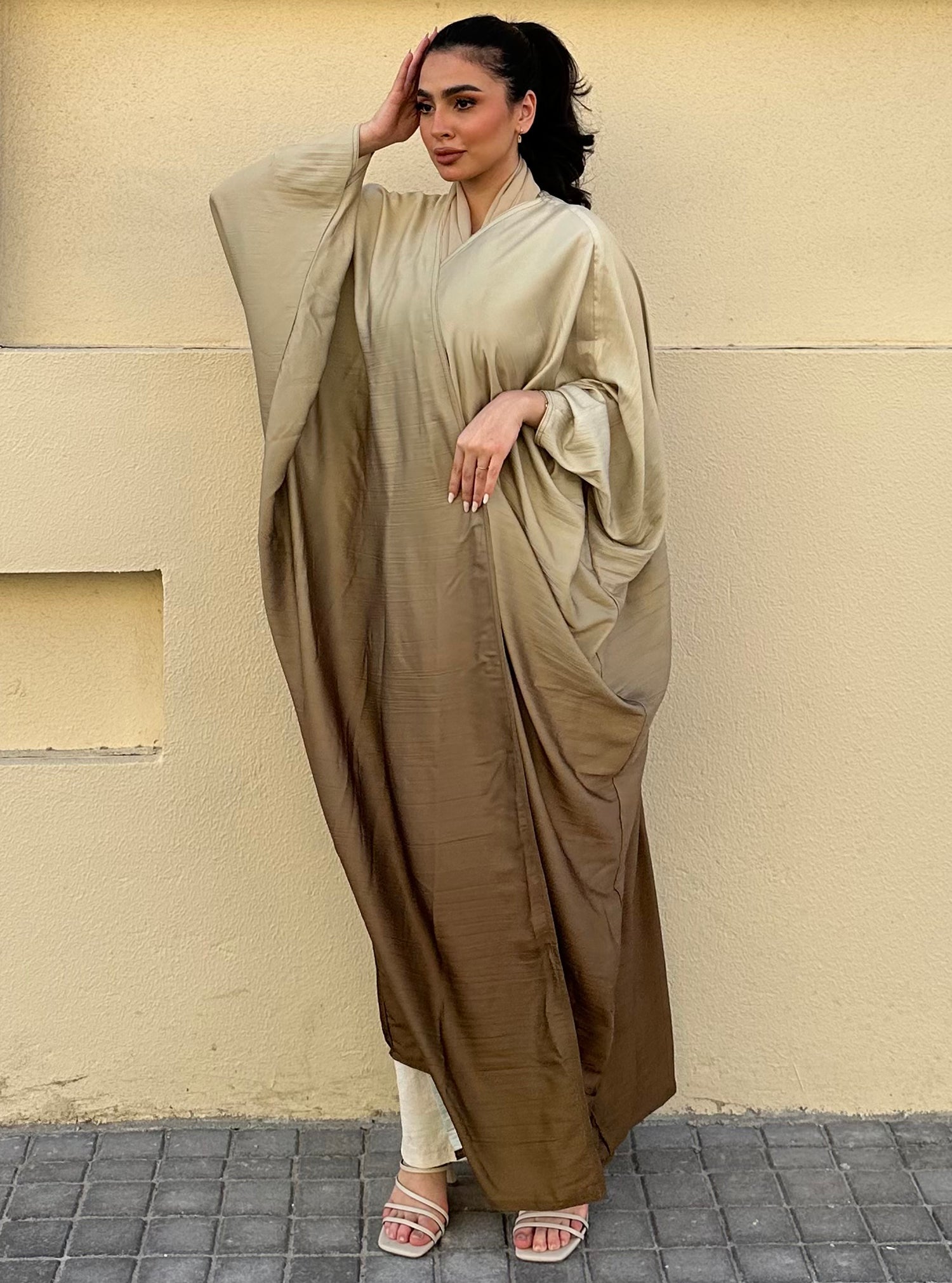 N047 - Ombre bisht abaya