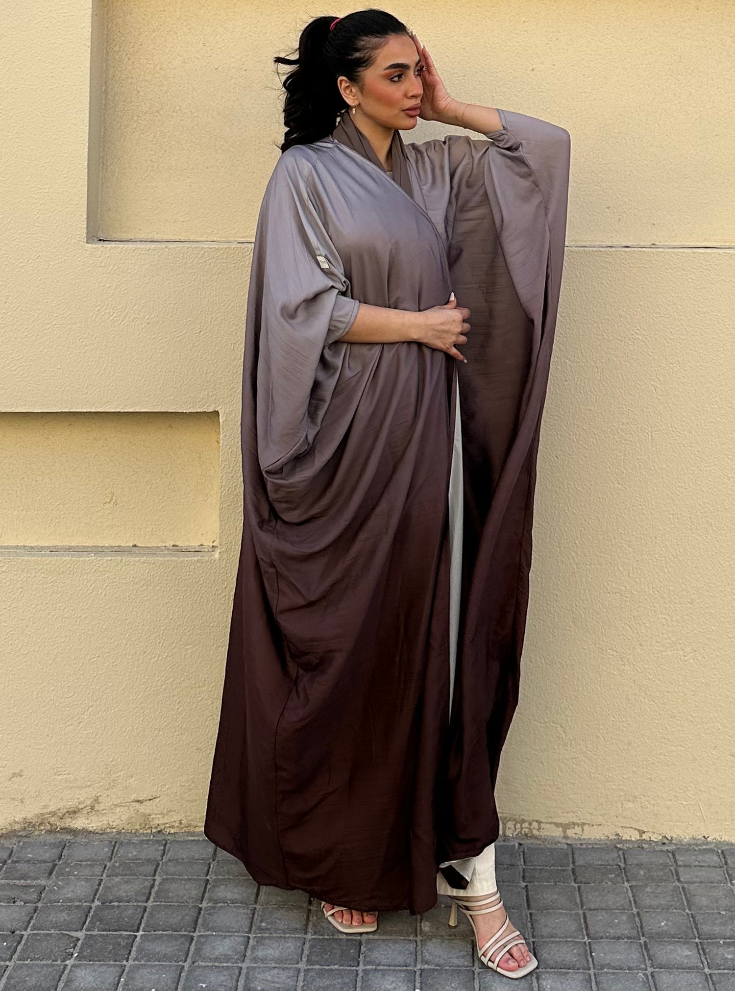 N046 - Ombre bisht abaya