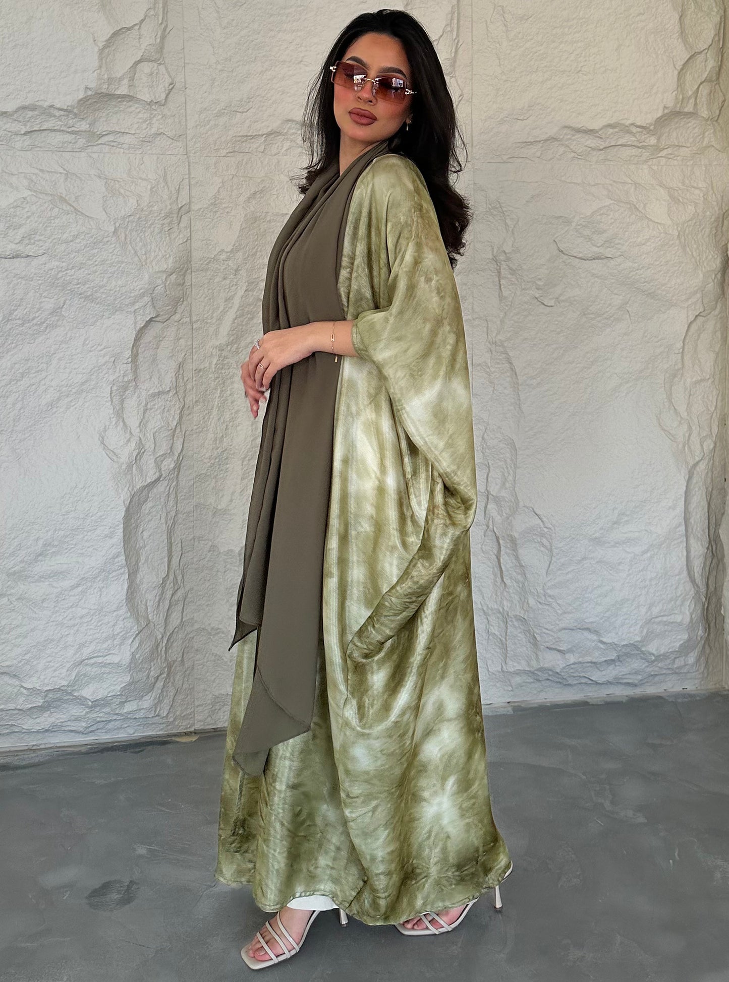 N044 - Green tie die abaya