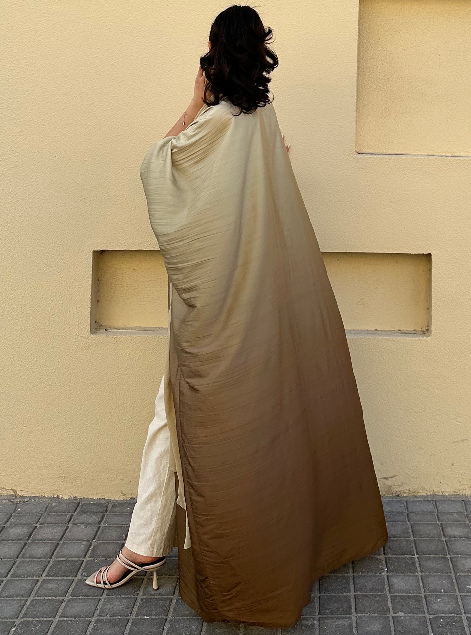 N047 - Ombre bisht abaya