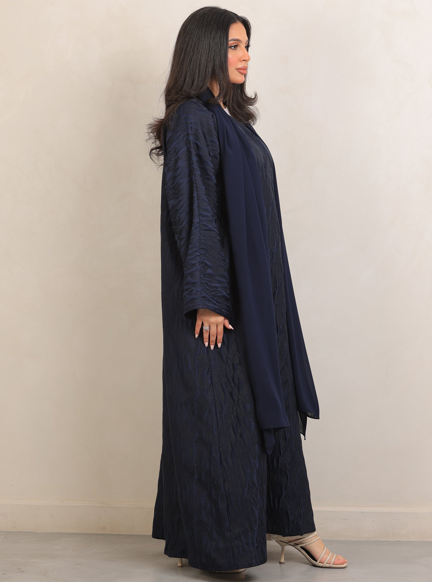 N064 - Glitter navy abaya