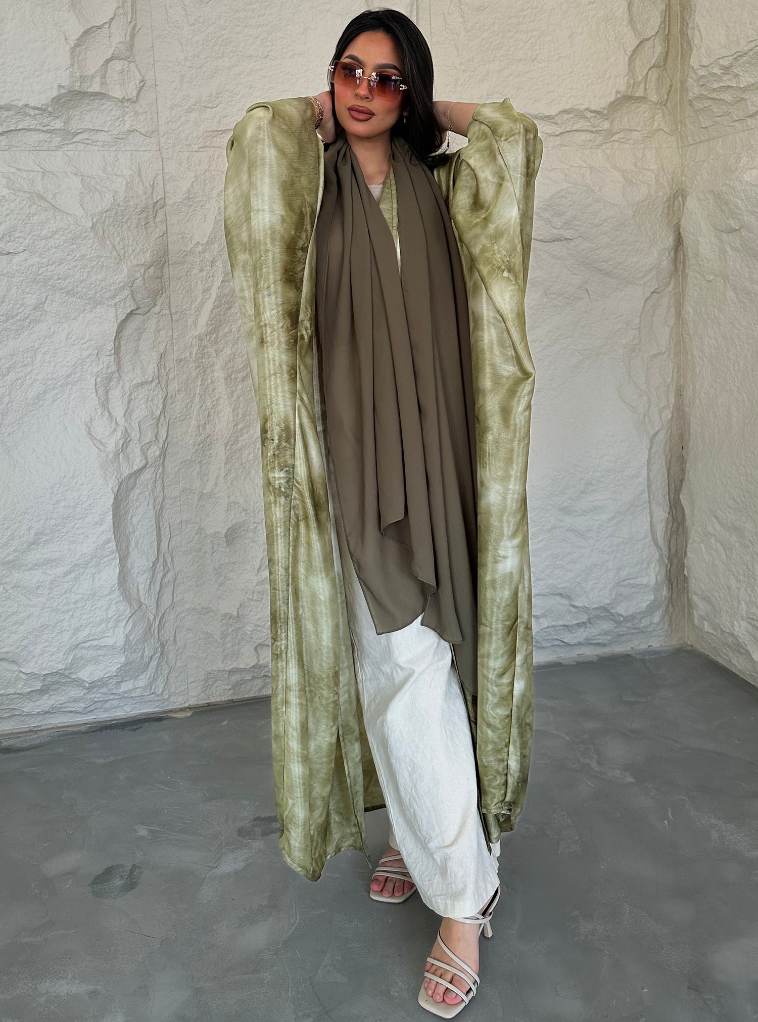 N044 - Green tie die abaya