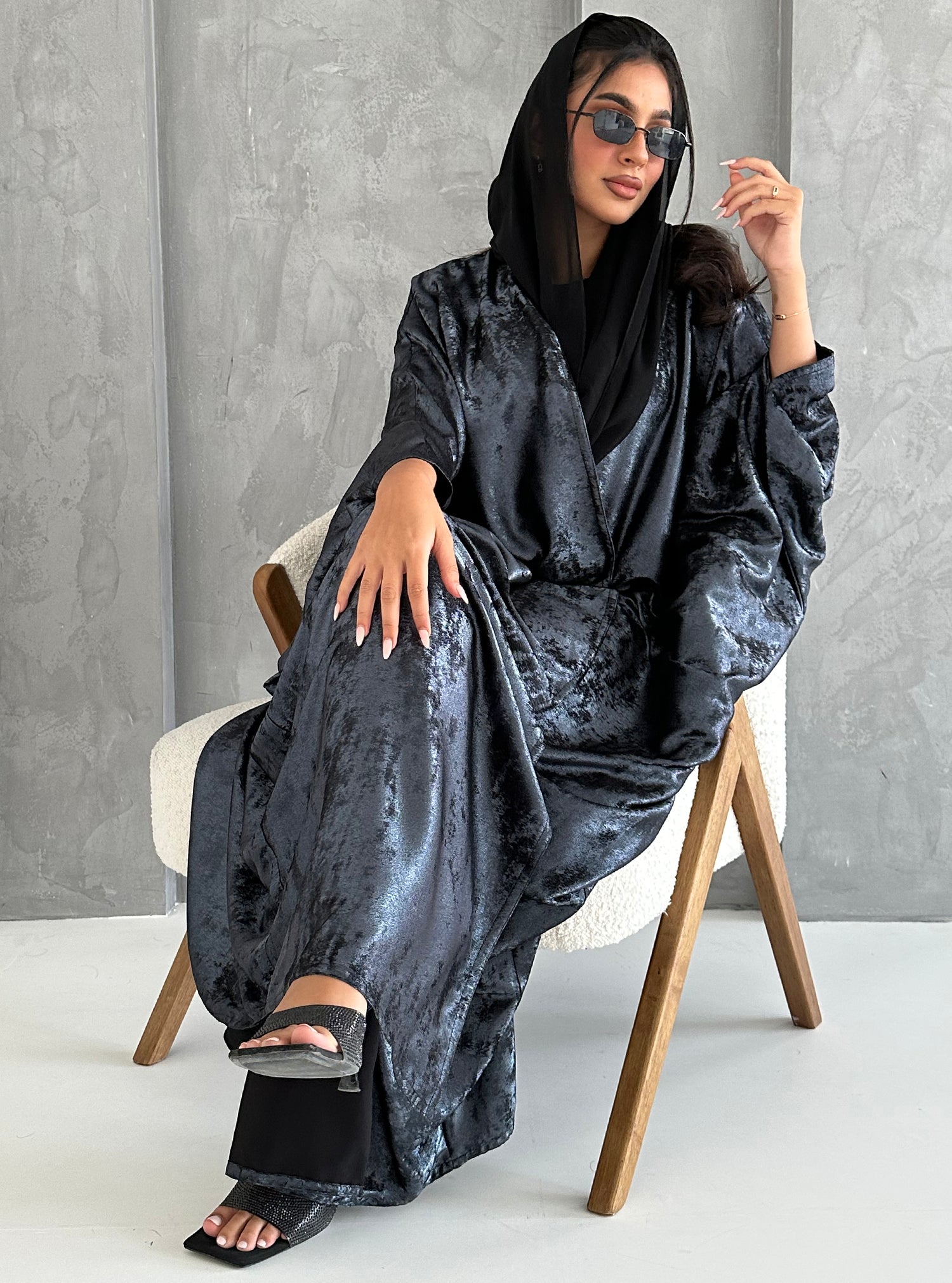 N026 - Shiny silk organza abaya