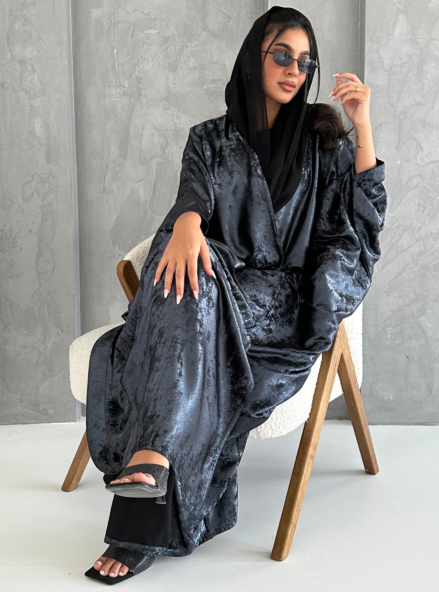 N026 - Shiny silk organza abaya
