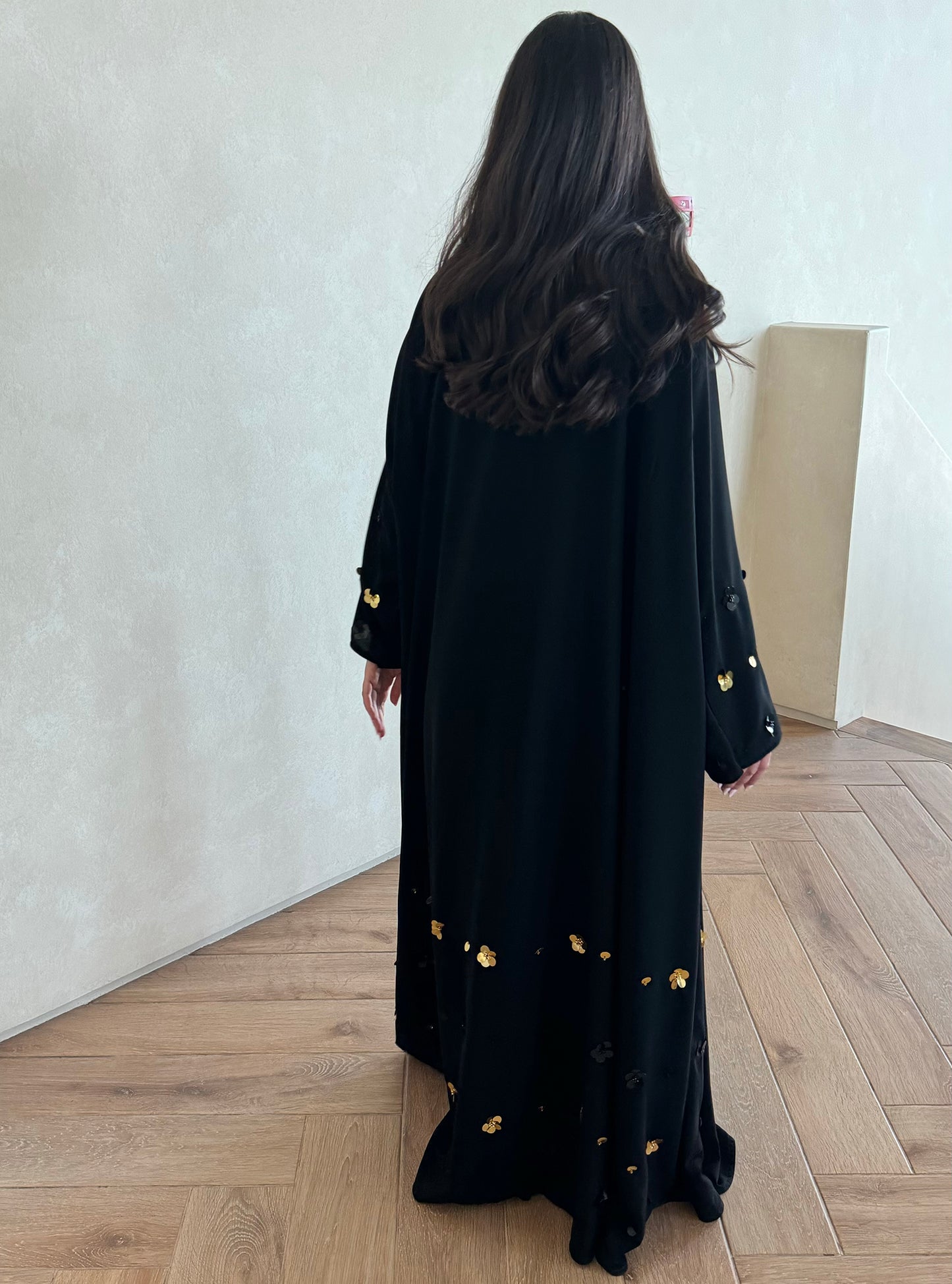 N049 - Floral accent abaya