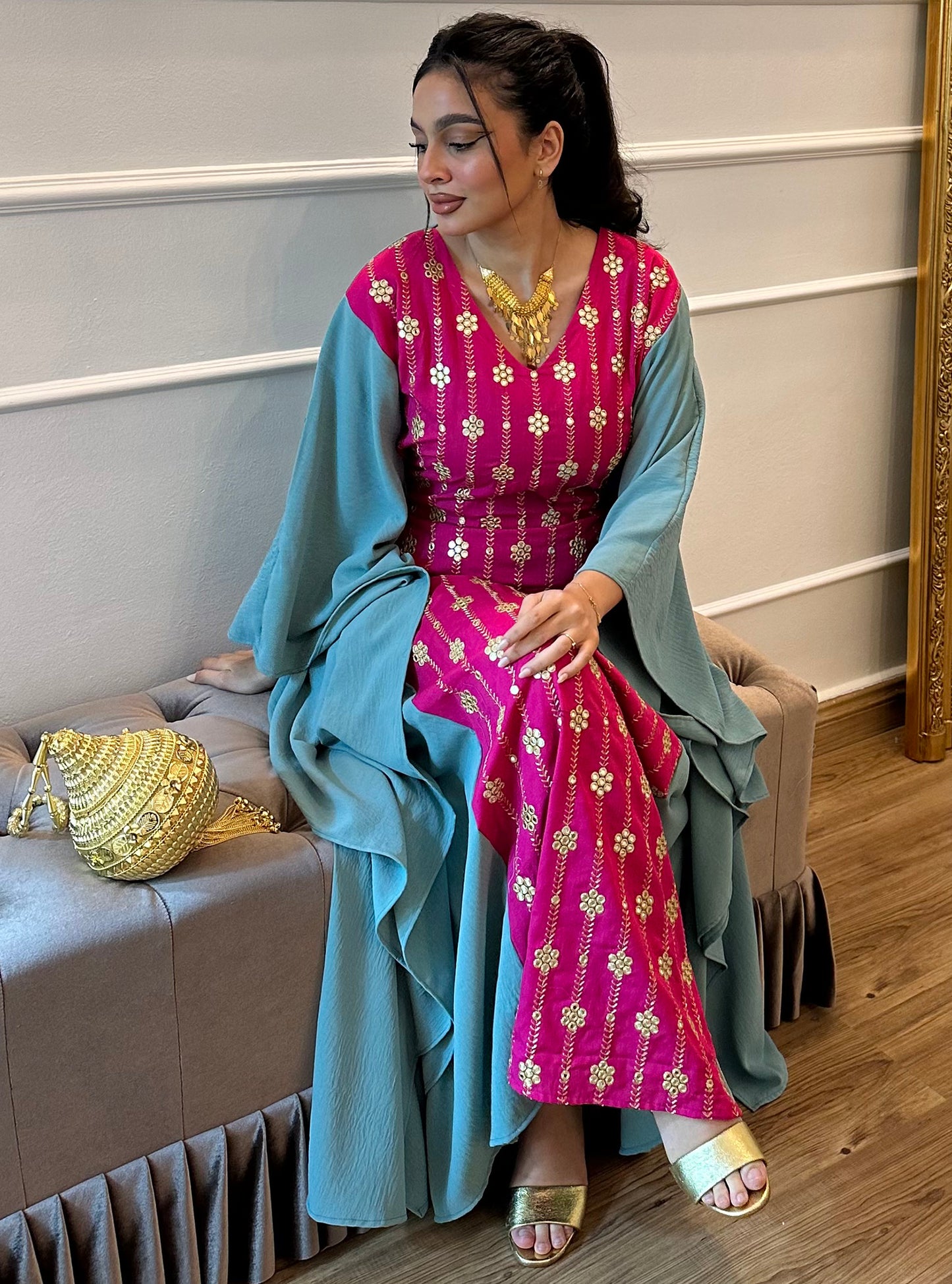 N037 - Tiffany and fuchsia linen kaftan with golden front embroidery