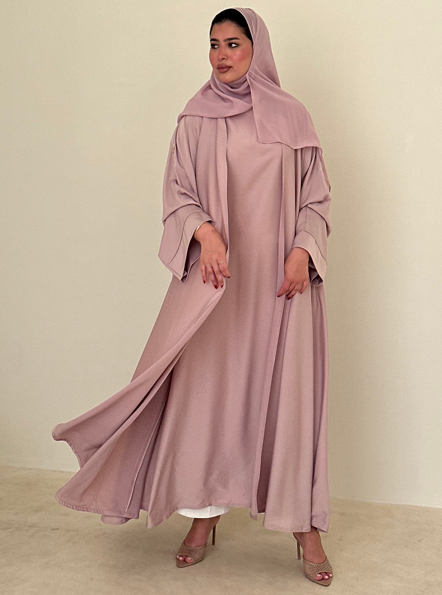 N083 - Pink abaya set